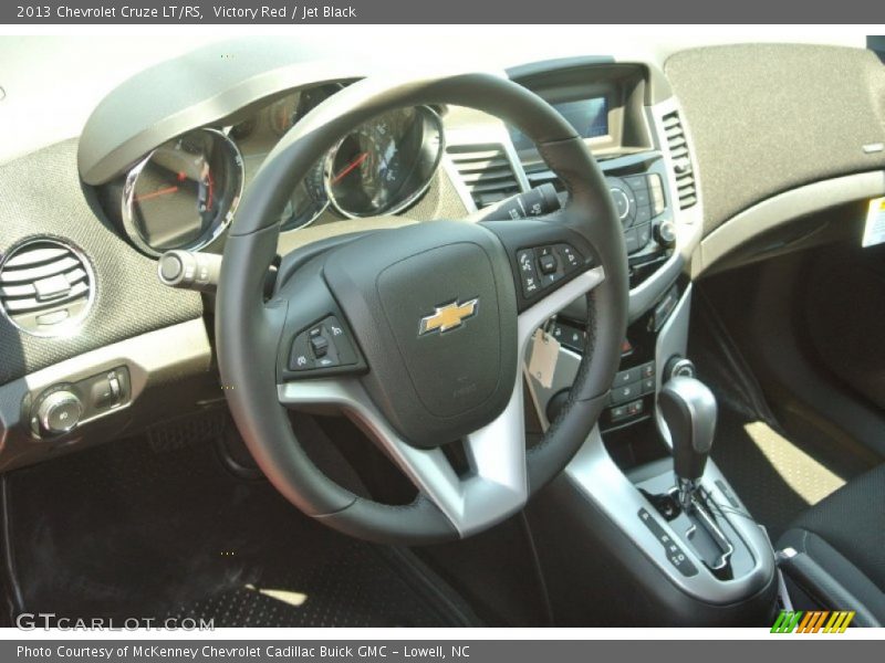 Victory Red / Jet Black 2013 Chevrolet Cruze LT/RS