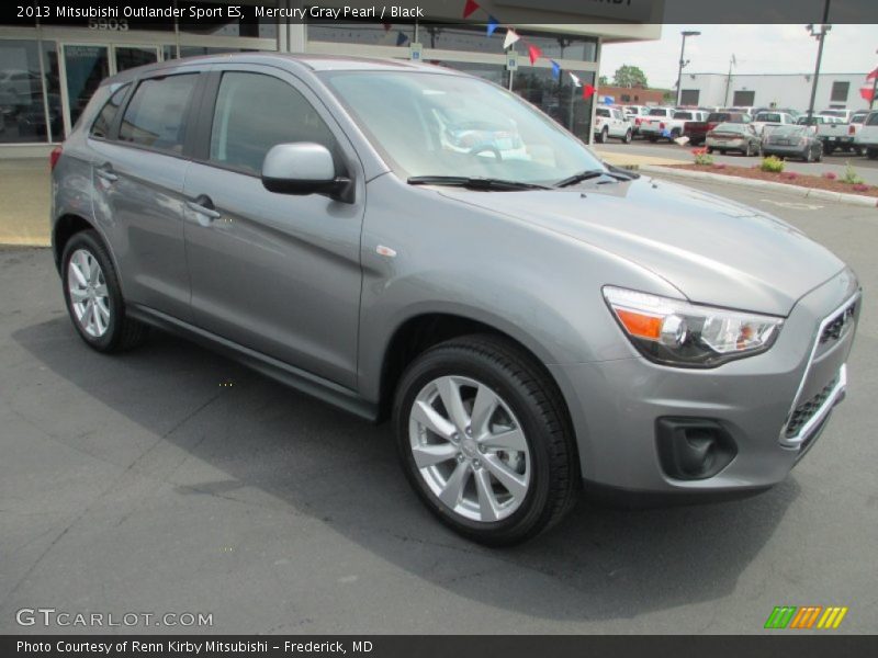 Front 3/4 View of 2013 Outlander Sport ES