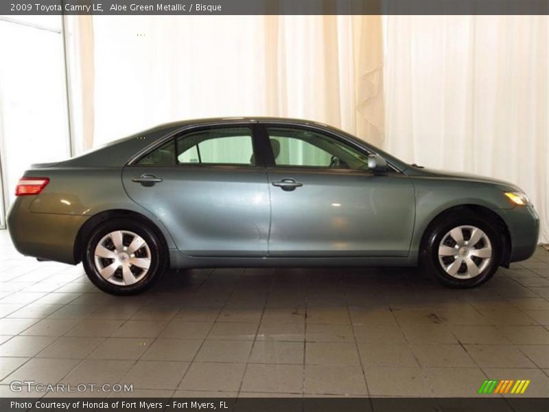 Aloe Green Metallic / Bisque 2009 Toyota Camry LE