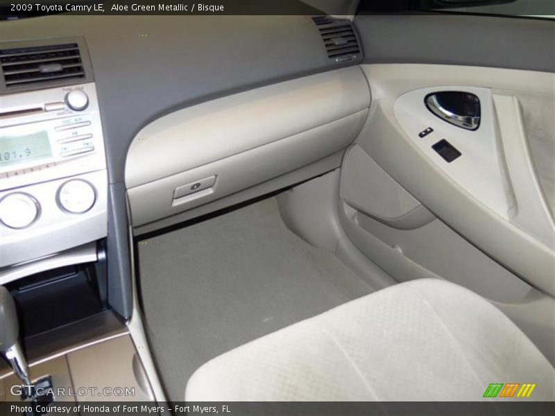 Aloe Green Metallic / Bisque 2009 Toyota Camry LE