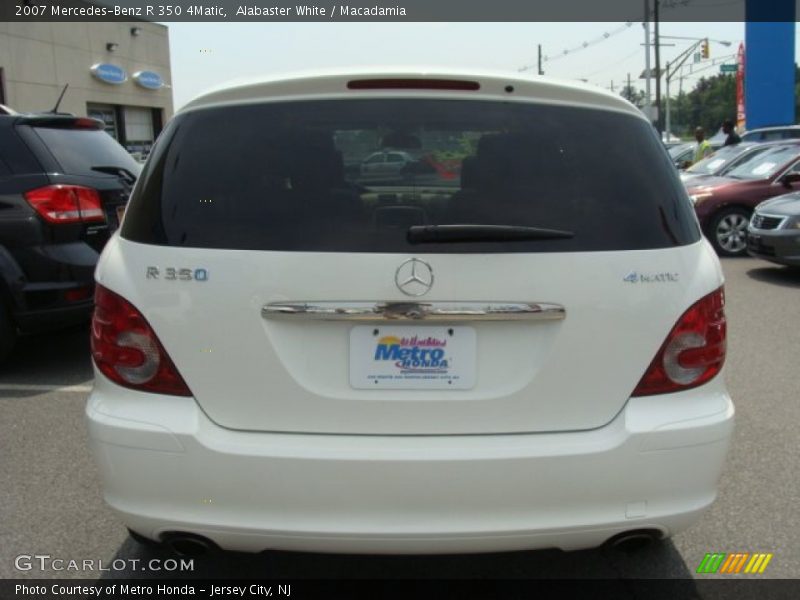 Alabaster White / Macadamia 2007 Mercedes-Benz R 350 4Matic