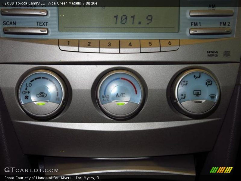 Aloe Green Metallic / Bisque 2009 Toyota Camry LE