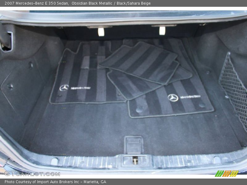  2007 E 350 Sedan Trunk