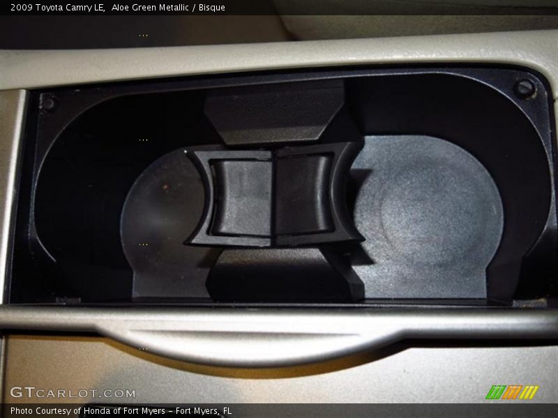 Aloe Green Metallic / Bisque 2009 Toyota Camry LE