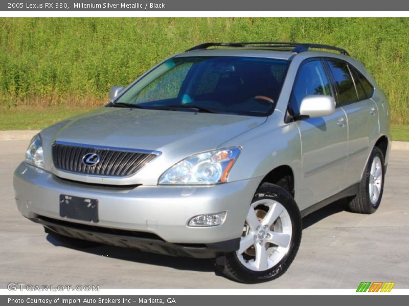 Front 3/4 View of 2005 RX 330