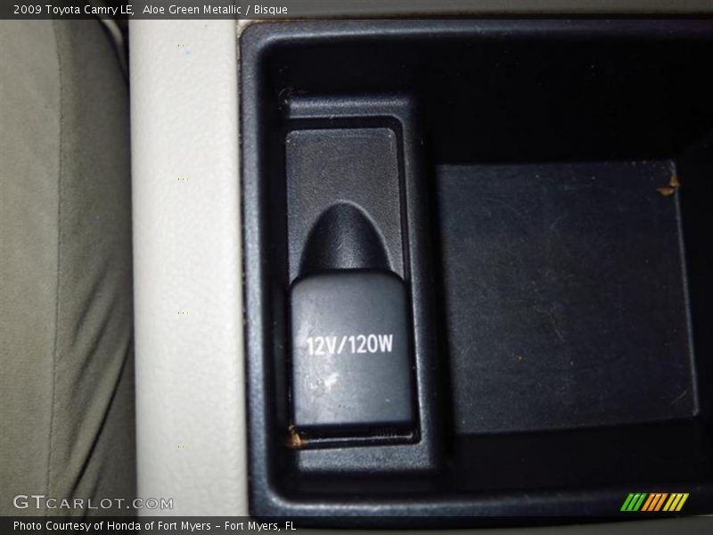 Aloe Green Metallic / Bisque 2009 Toyota Camry LE