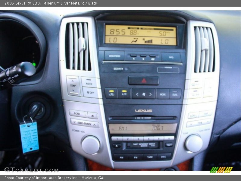 Controls of 2005 RX 330