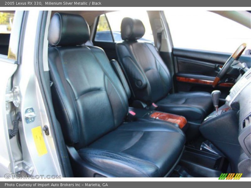 Front Seat of 2005 RX 330