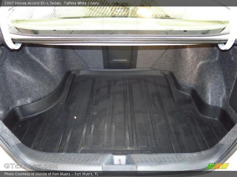  2007 Accord EX-L Sedan Trunk