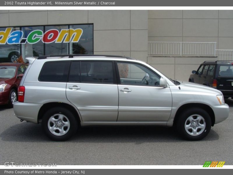 Millennium Silver Metallic / Charcoal 2002 Toyota Highlander V6