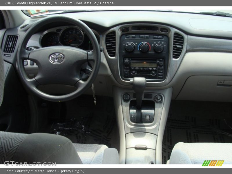 Millennium Silver Metallic / Charcoal 2002 Toyota Highlander V6