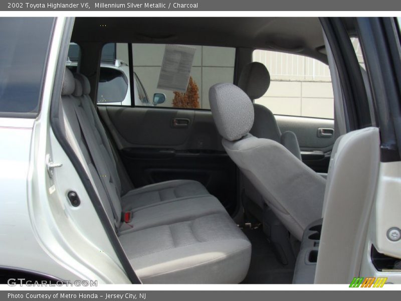 Millennium Silver Metallic / Charcoal 2002 Toyota Highlander V6
