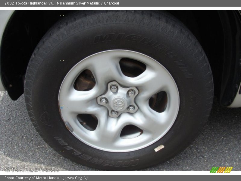 Millennium Silver Metallic / Charcoal 2002 Toyota Highlander V6