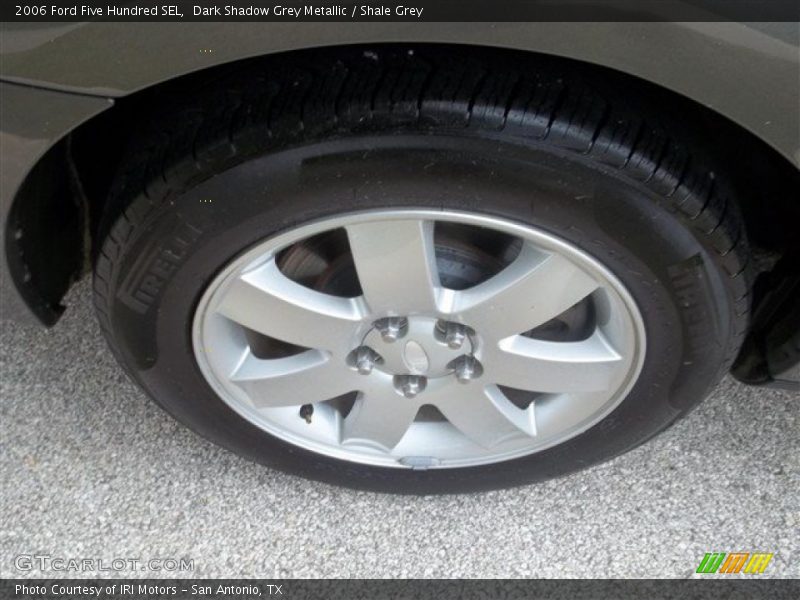  2006 Five Hundred SEL Wheel