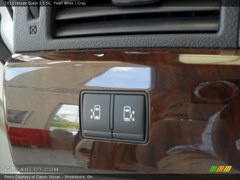 Pearl White / Gray 2011 Nissan Quest 3.5 SV