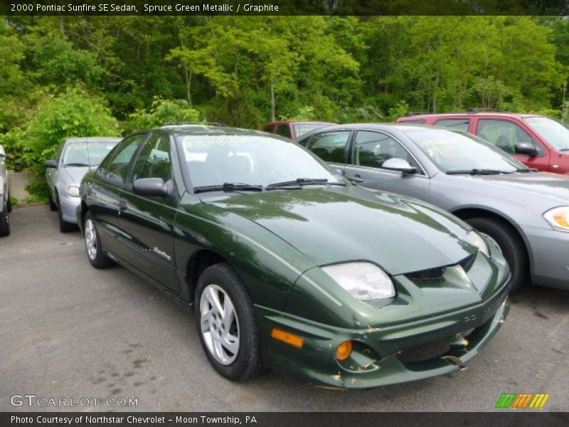 Front 3/4 View of 2000 Sunfire SE Sedan