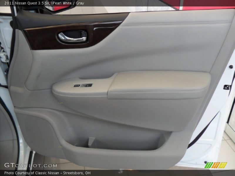 Pearl White / Gray 2011 Nissan Quest 3.5 SV