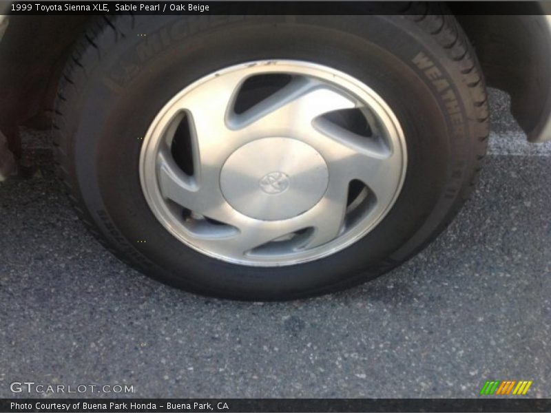 Sable Pearl / Oak Beige 1999 Toyota Sienna XLE