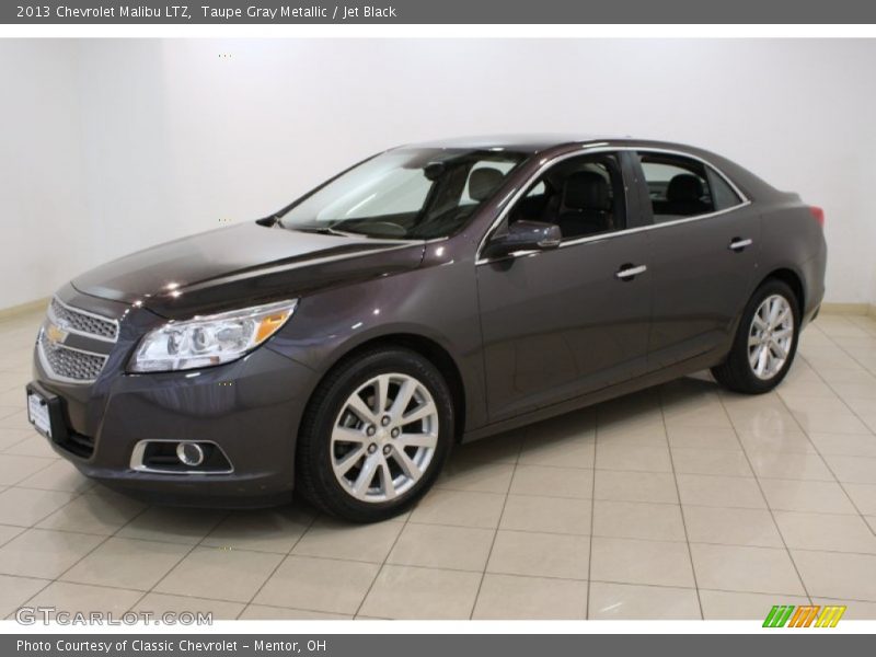 Front 3/4 View of 2013 Malibu LTZ
