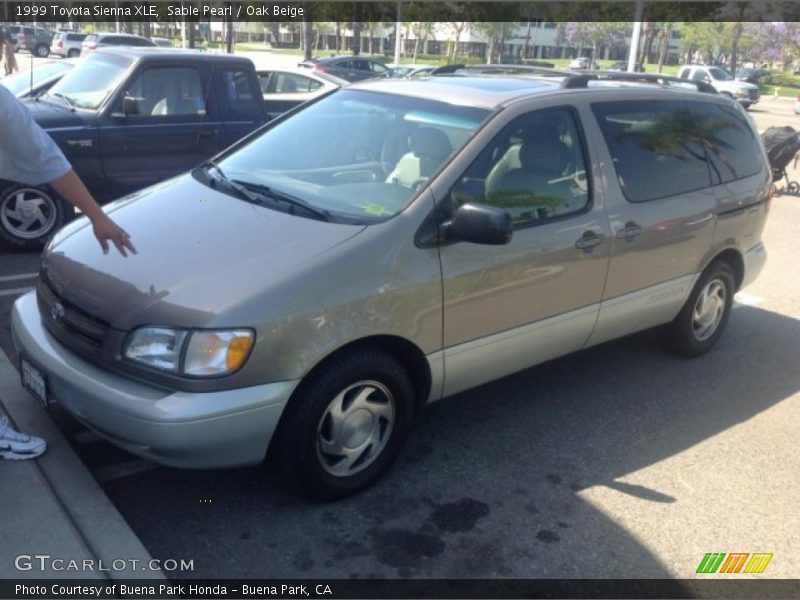 Sable Pearl / Oak Beige 1999 Toyota Sienna XLE