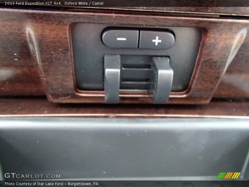 Oxford White / Camel 2013 Ford Expedition XLT 4x4