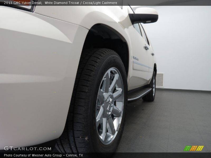 White Diamond Tricoat / Cocoa/Light Cashmere 2013 GMC Yukon Denali