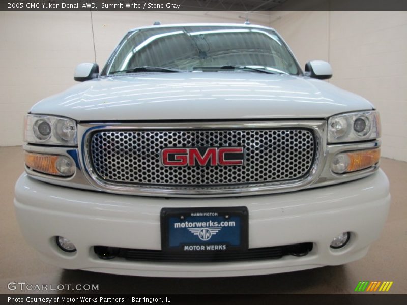 Summit White / Stone Gray 2005 GMC Yukon Denali AWD