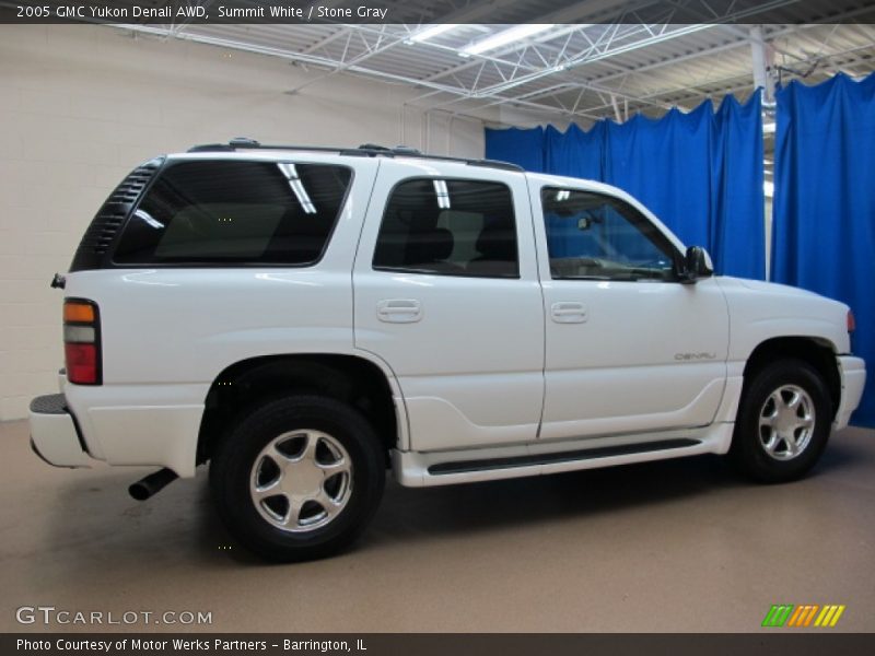 Summit White / Stone Gray 2005 GMC Yukon Denali AWD