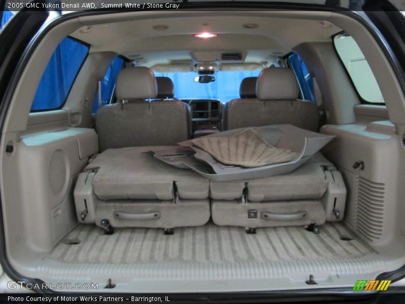 Summit White / Stone Gray 2005 GMC Yukon Denali AWD