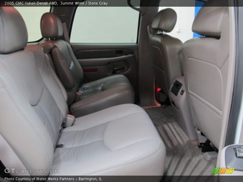 Summit White / Stone Gray 2005 GMC Yukon Denali AWD