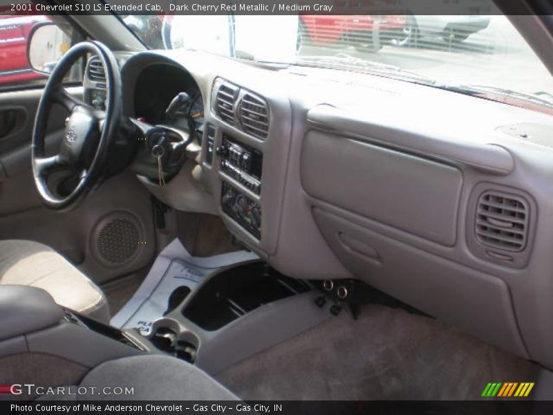 Dark Cherry Red Metallic / Medium Gray 2001 Chevrolet S10 LS Extended Cab