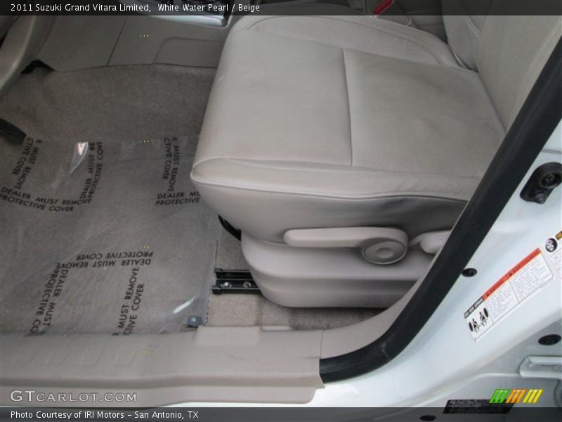 White Water Pearl / Beige 2011 Suzuki Grand Vitara Limited