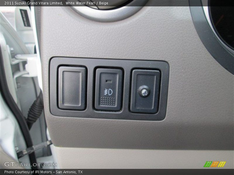 White Water Pearl / Beige 2011 Suzuki Grand Vitara Limited