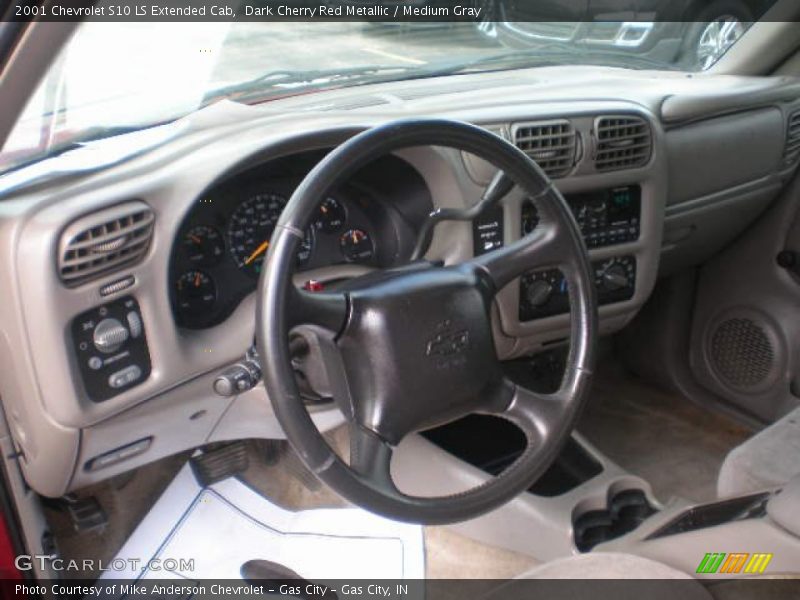 Dark Cherry Red Metallic / Medium Gray 2001 Chevrolet S10 LS Extended Cab