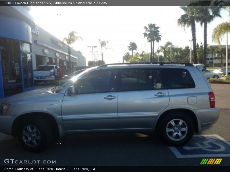 Millennium Silver Metallic / Gray 2002 Toyota Highlander V6
