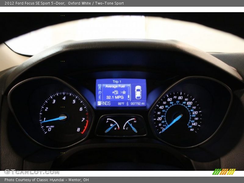 Oxford White / Two-Tone Sport 2012 Ford Focus SE Sport 5-Door