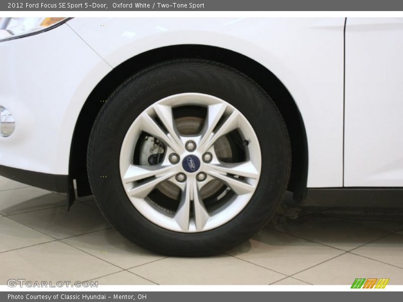 Oxford White / Two-Tone Sport 2012 Ford Focus SE Sport 5-Door