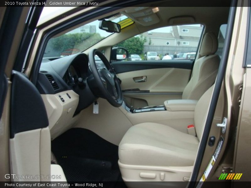 Golden Umber Mica / Ivory 2010 Toyota Venza I4