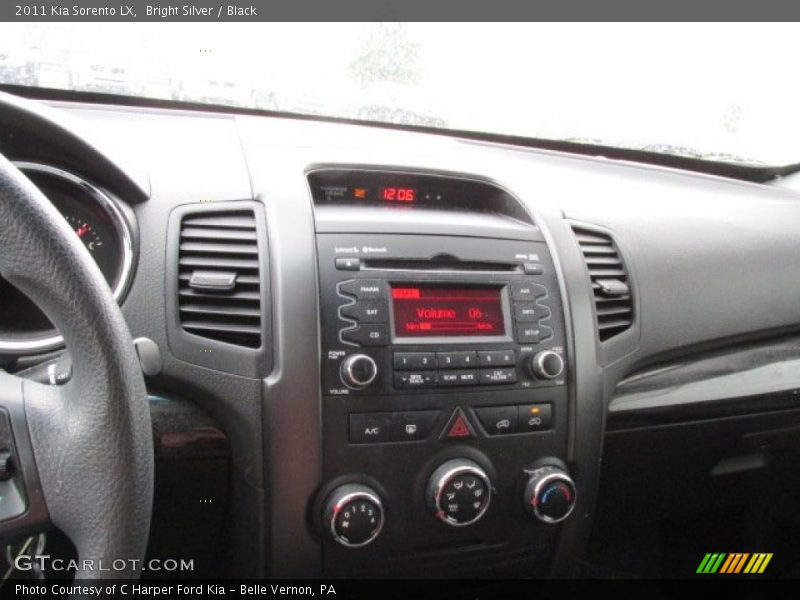 Bright Silver / Black 2011 Kia Sorento LX