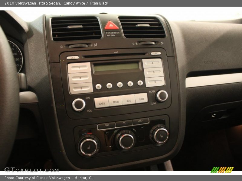 Candy White / Titan Black 2010 Volkswagen Jetta S Sedan