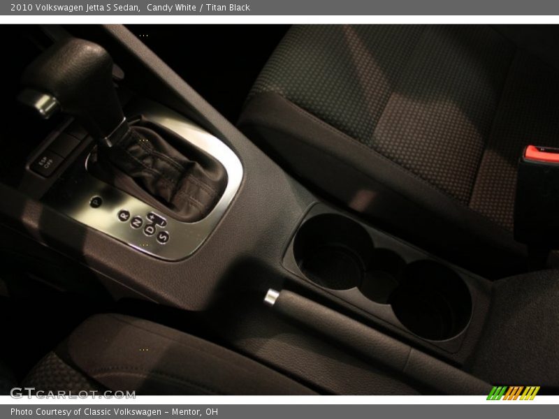 Candy White / Titan Black 2010 Volkswagen Jetta S Sedan
