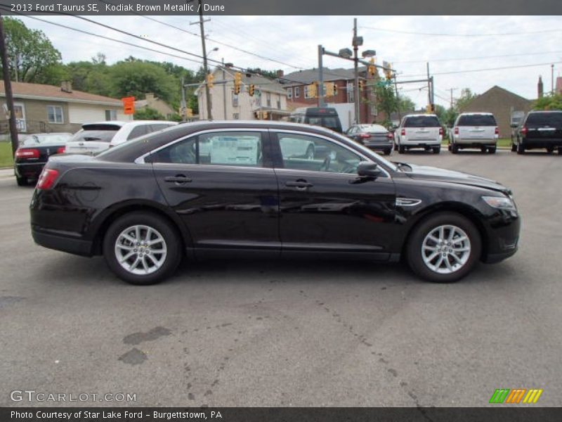 Kodiak Brown Metallic / Dune 2013 Ford Taurus SE