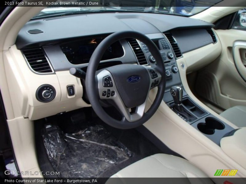 Kodiak Brown Metallic / Dune 2013 Ford Taurus SE