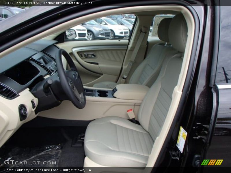 Kodiak Brown Metallic / Dune 2013 Ford Taurus SE