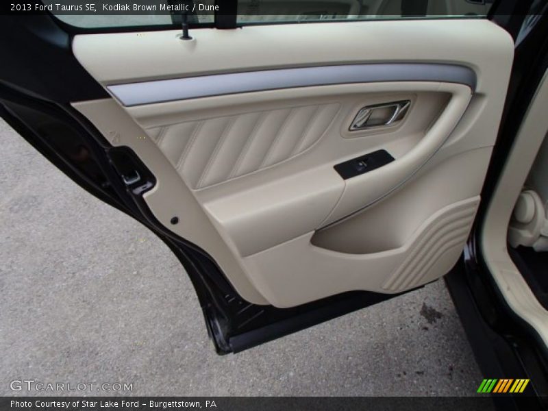 Kodiak Brown Metallic / Dune 2013 Ford Taurus SE