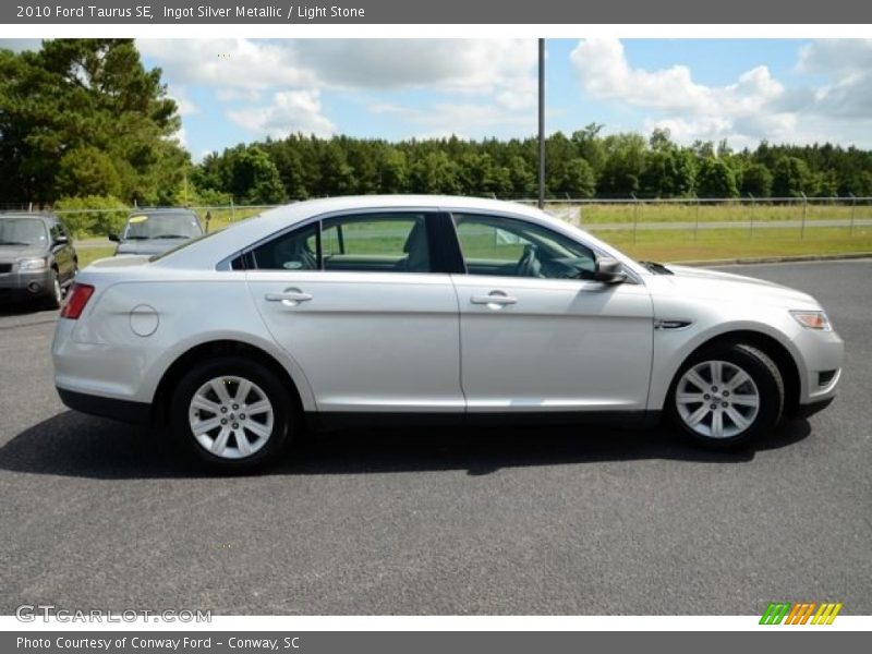 Ingot Silver Metallic / Light Stone 2010 Ford Taurus SE