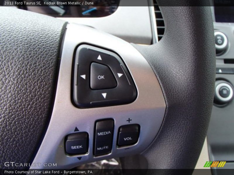 Kodiak Brown Metallic / Dune 2013 Ford Taurus SE