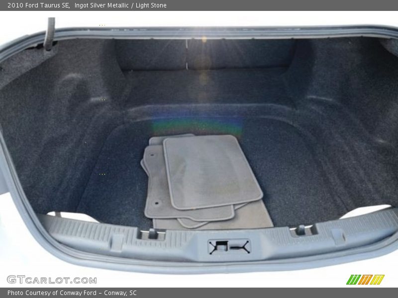 Ingot Silver Metallic / Light Stone 2010 Ford Taurus SE