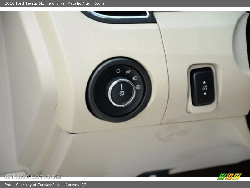 Ingot Silver Metallic / Light Stone 2010 Ford Taurus SE