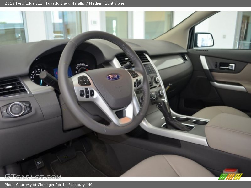 Tuxedo Black Metallic / Medium Light Stone 2013 Ford Edge SEL